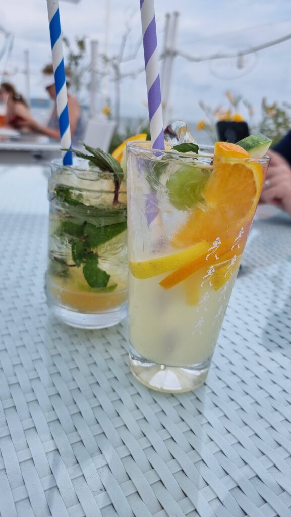 4d46a75a-88d9-48ce-8c74-b70cdfcfaab2-1_all_27184