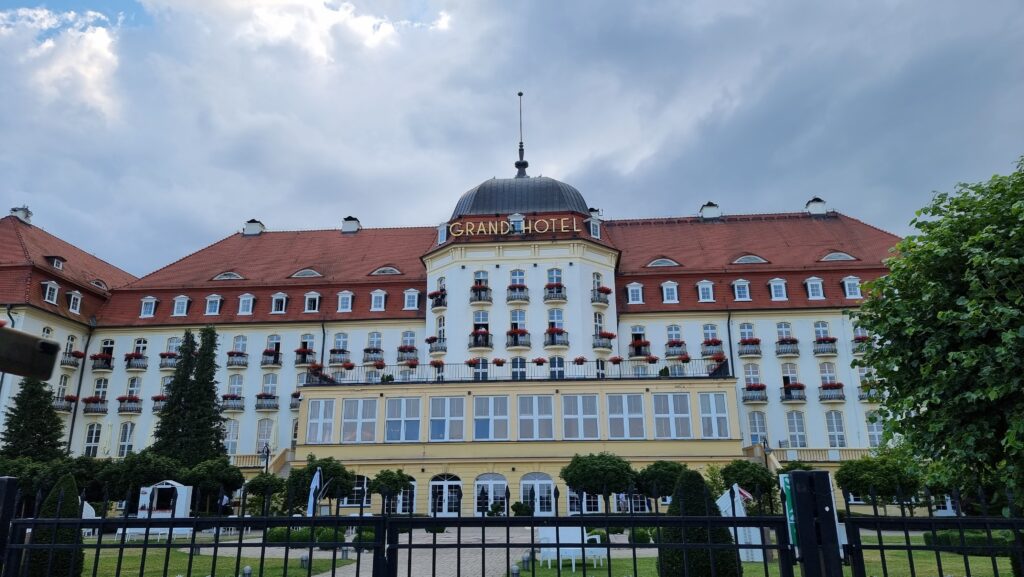 4d46a75a-88d9-48ce-8c74-b70cdfcfaab2-1_all_27217