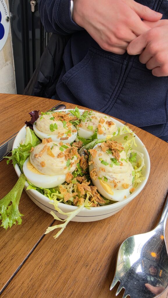 Où manger des oeufs mayo sur Paris? Voyageretbienmanger.com