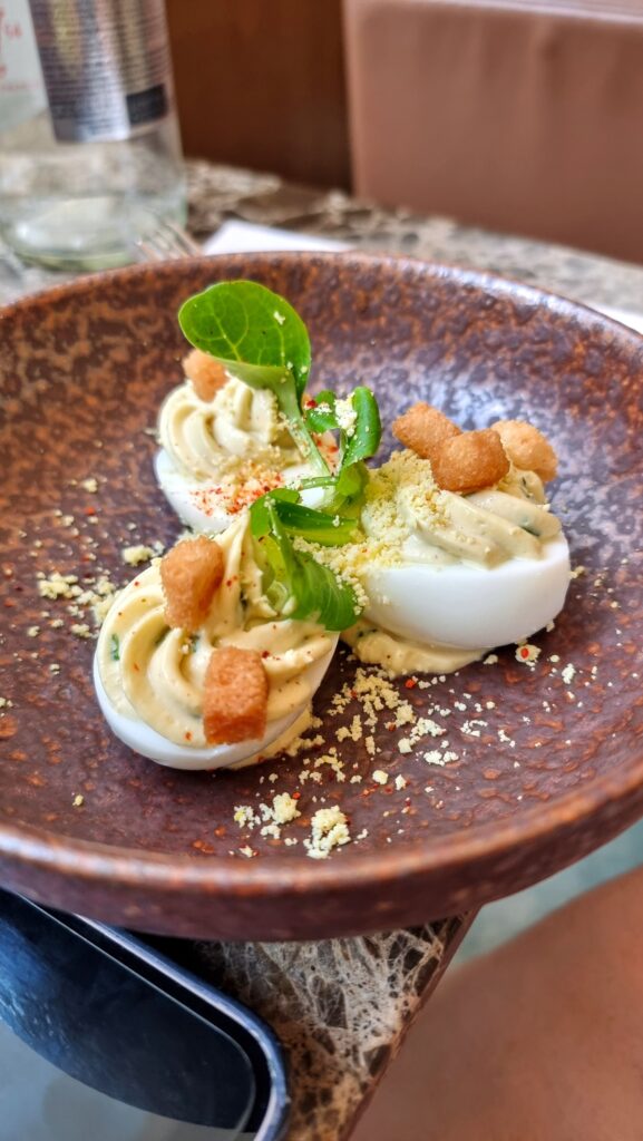 Où manger des oeufs mayo sur Paris? Voyageretbienmanger.com